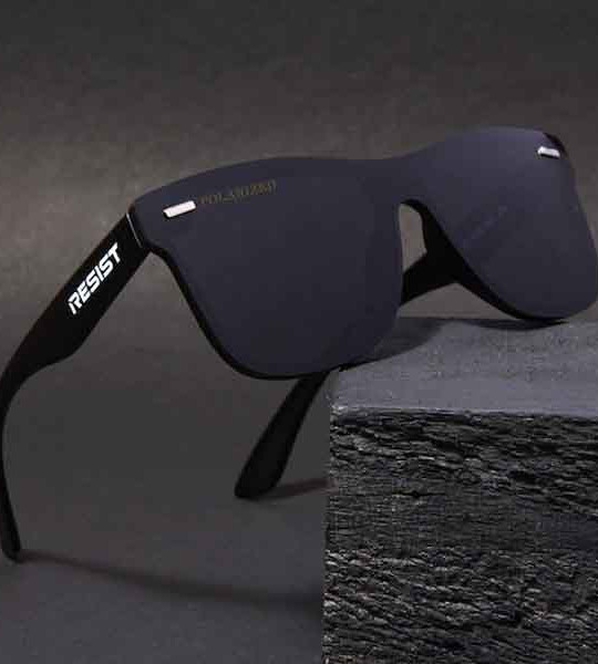 Unisex Black Lens & Black Wayfarer Sunglasses with Polarised and UV Protected Lens